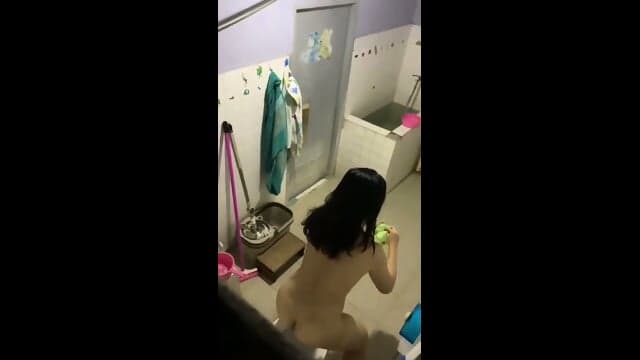 Ngintip cewek mandi2