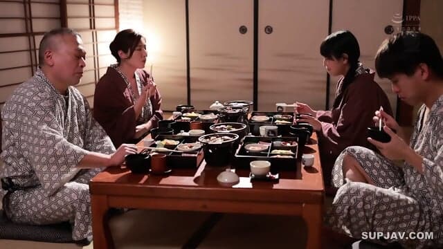 Mother In Low Wife's Step Mom　Yuna Shina