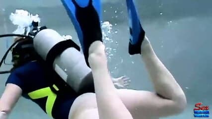 Ami_Emerson_-_Full_Face_Mask_Masturbation