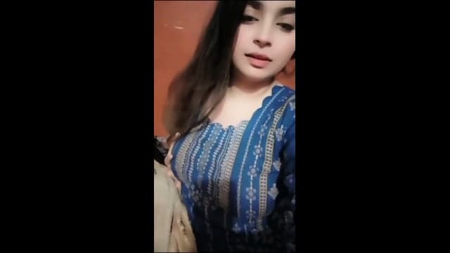 Viral MMS: Horny Maal Biting Lips & Showing Boobs
