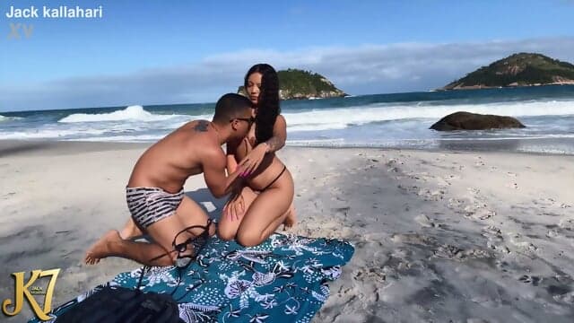 Trepando Na Praia Närä Räbëch