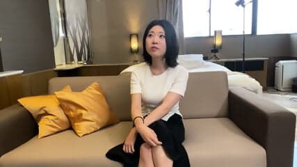 4821059 It's A Dangerous Day But Please Cum Inside Me. First Time Filming, First Time Cumming Inside. Office Lady From A Major Company Is Confused But Please Cum Inside Her Long-distance Boyfriend