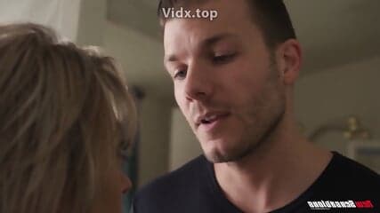 Milf Stepmom Spots A Big Boner And Takes A Hot Facial Dee Williams