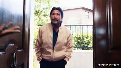 Experience The Ultimate DILF Vibes With Lily Starfire And Tommy Gunn
